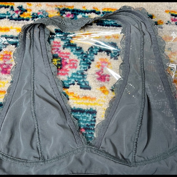 3/20 🎉 Intimately Free People Graphite Galloon Lace Halter Bra, XS - Picture 5 of 6